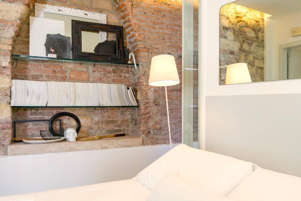 Punto Luce Home In Center Of Verona Exteriör bild