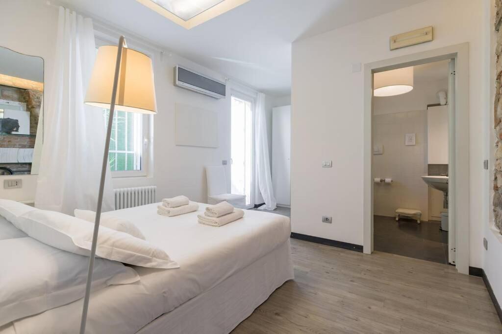 Punto Luce Home In Center Of Verona Exteriör bild